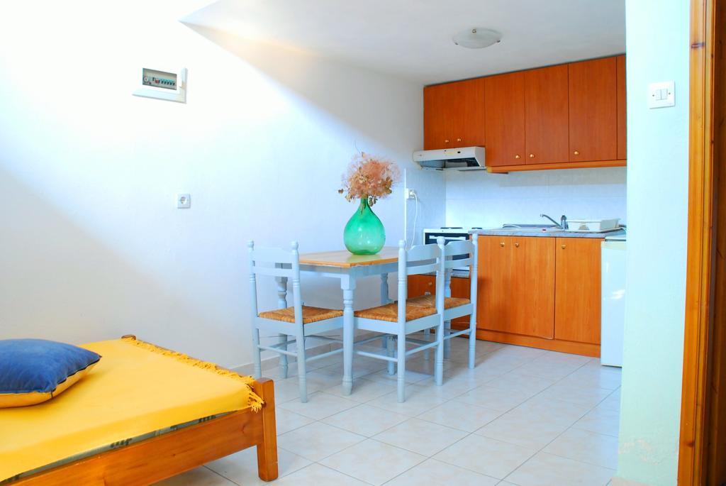 Studios Efi Kala Nera Room photo